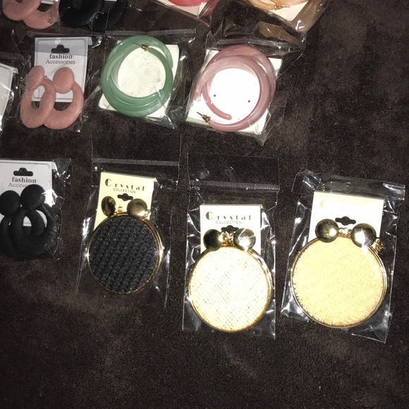 Hoop Earring bundle - Picture 7 of 7